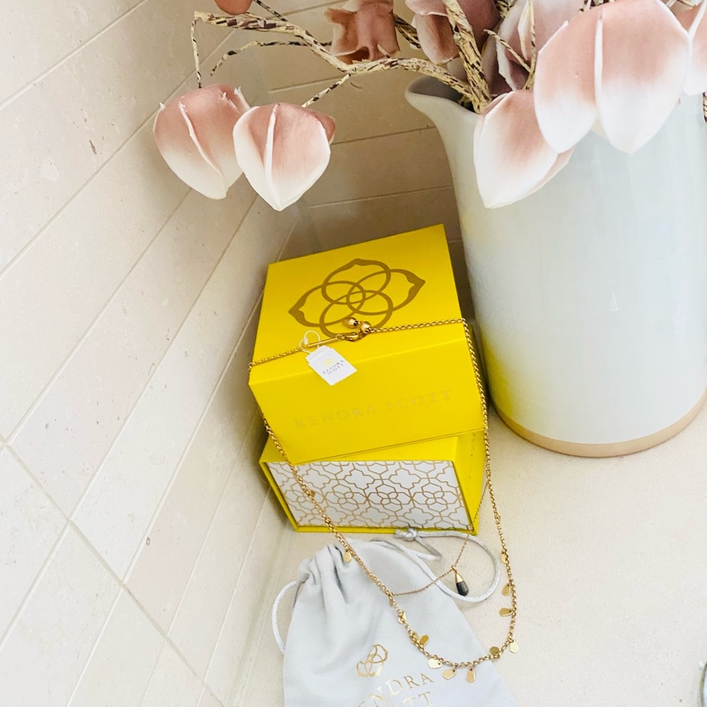 Kendra Scott Freida Necklace in vin gold tone; New; with Golden Obsidian stone